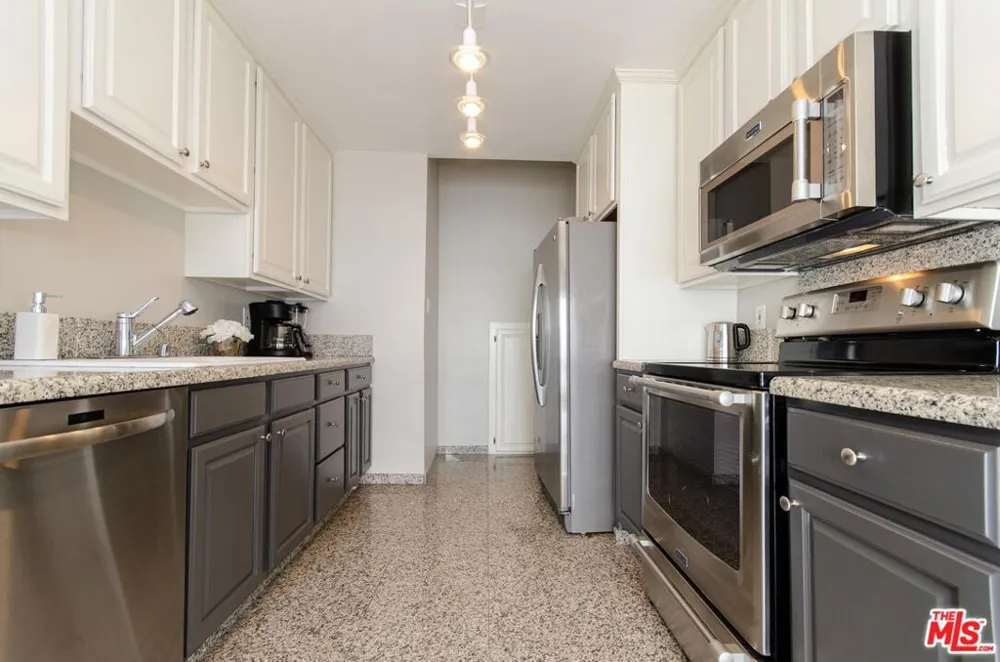 18065 Coastline Drive #1 Malibu, CA 90265