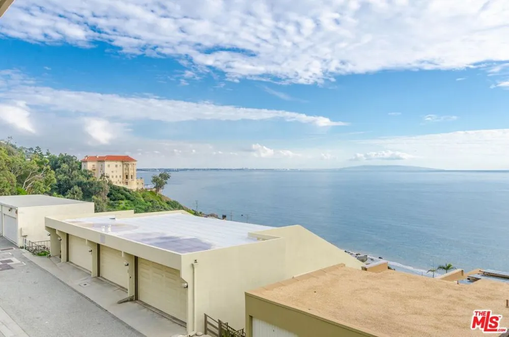 18065 Coastline Drive #1 Malibu, CA 90265