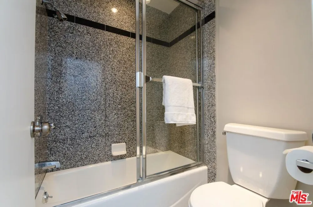 18065 Coastline Drive #1 Malibu, CA 90265