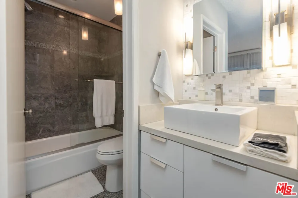 18065 Coastline Drive #1 Malibu, CA 90265