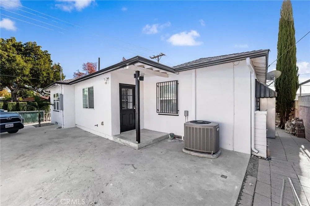 587 E Arrow Upland, CA 91786