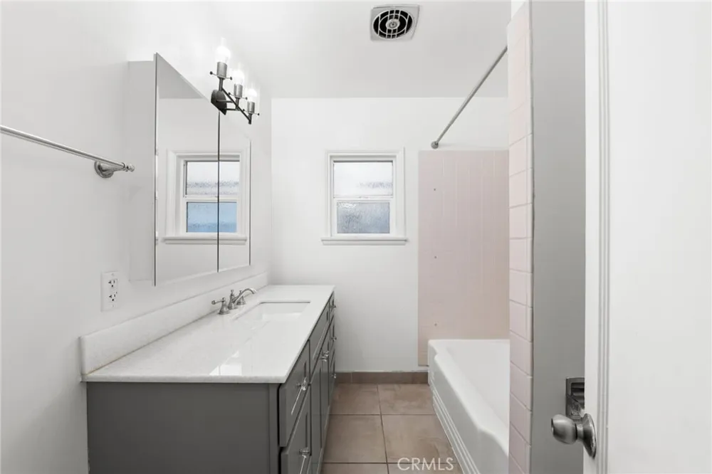 587 E Arrow Upland, CA 91786