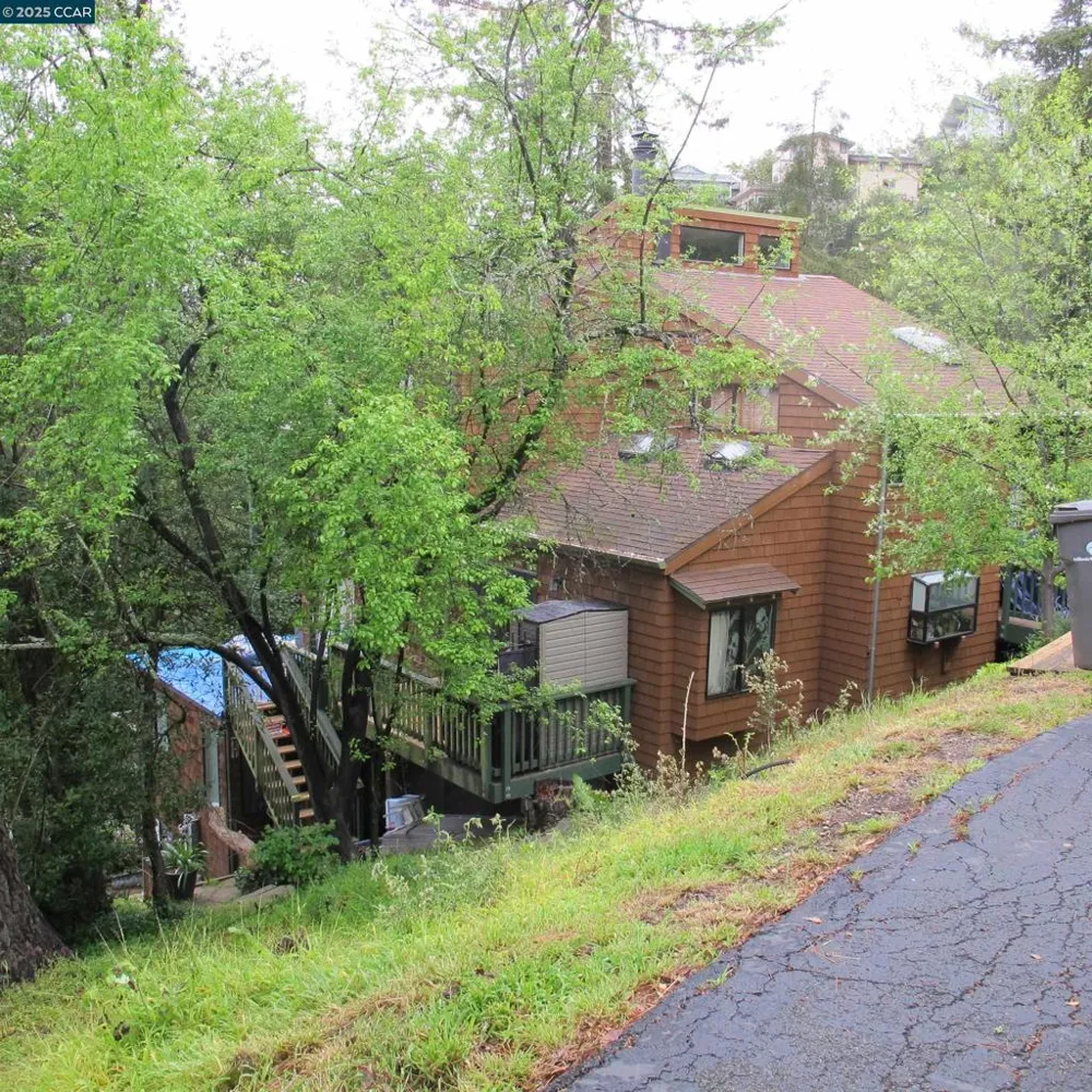 6044 Skyline Blvd Oakland, CA 94611