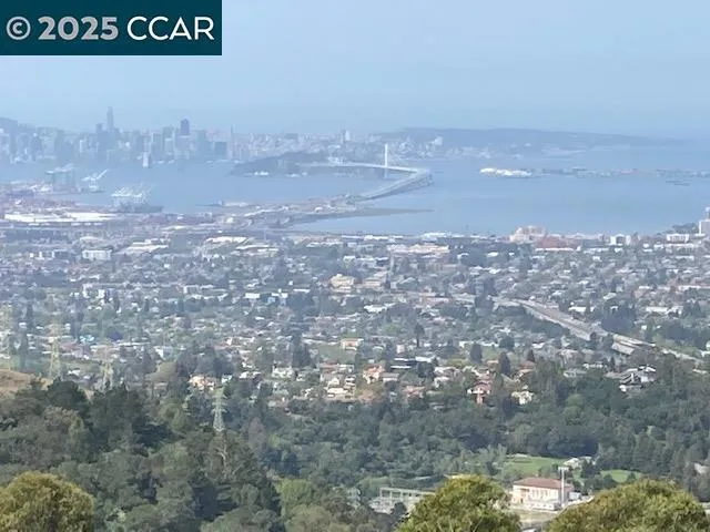 6044 Skyline Blvd Oakland, CA 94611
