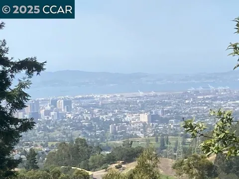 6044 Skyline Blvd