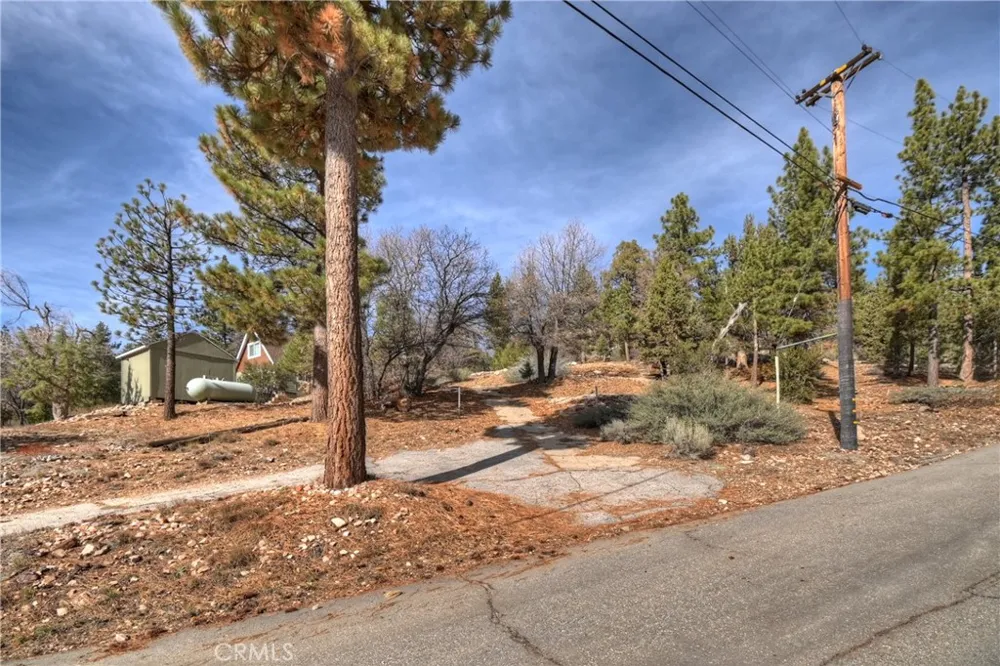 1115 Fawnskin Drive Fawnskin, CA 92333