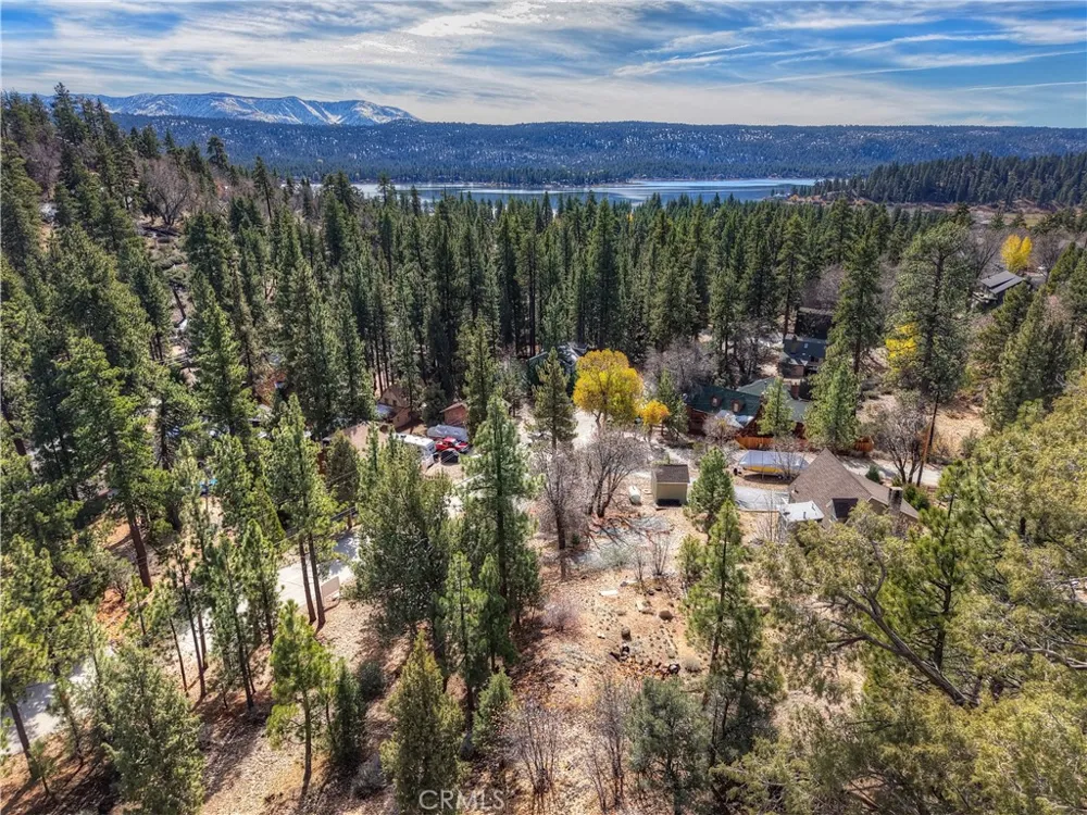 1115 Fawnskin Drive Fawnskin, CA 92333