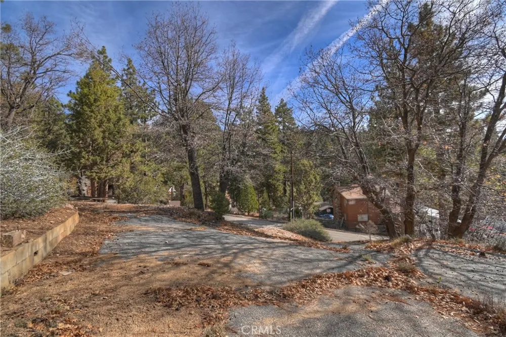 1115 Fawnskin Drive Fawnskin, CA 92333