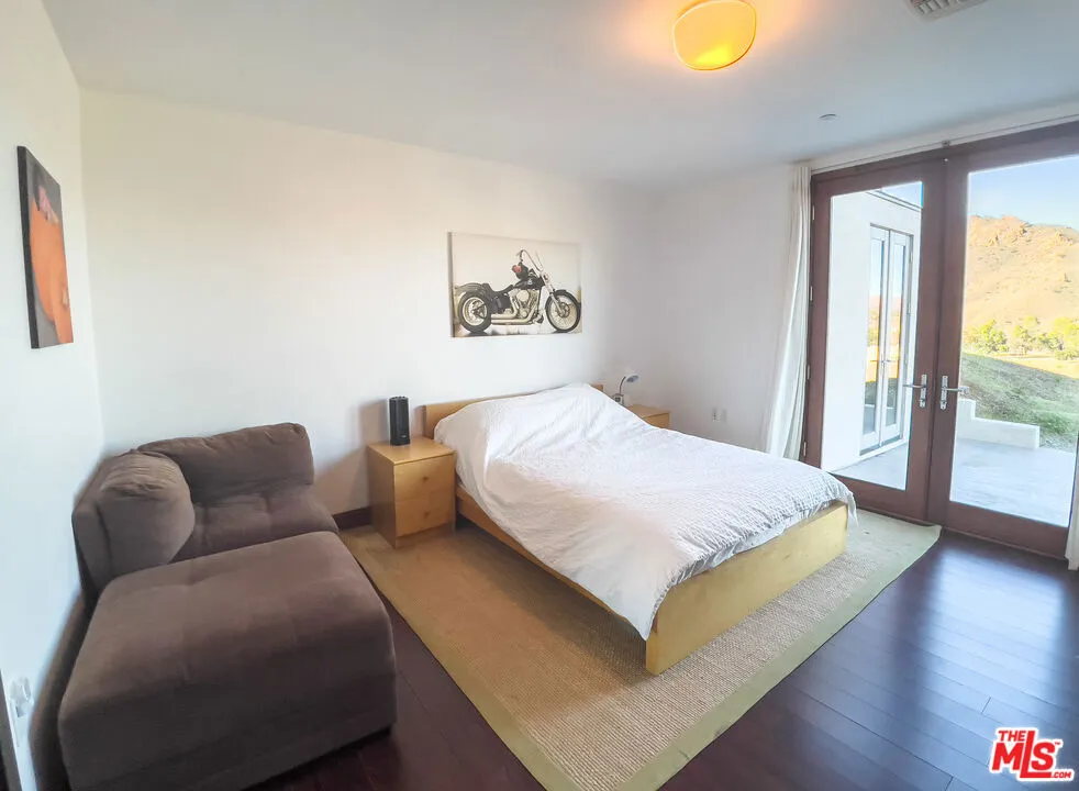 29282 CIRCLE DRIVE Agoura Hills, CA 91301