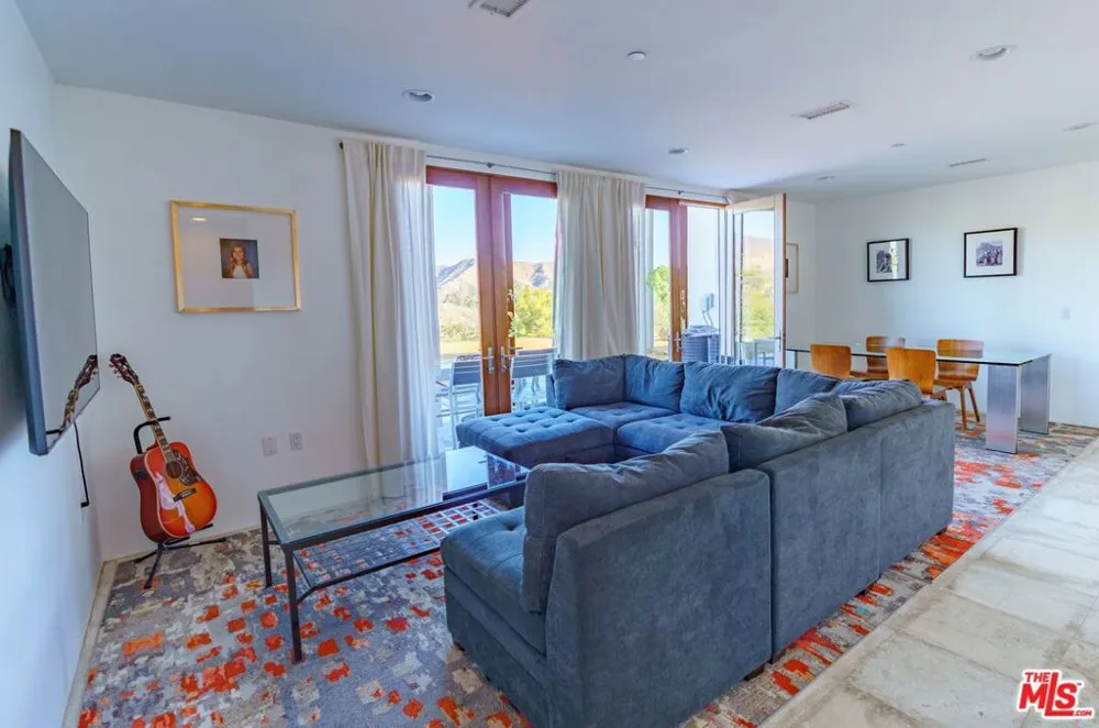 29282 CIRCLE DRIVE Agoura Hills, CA 91301