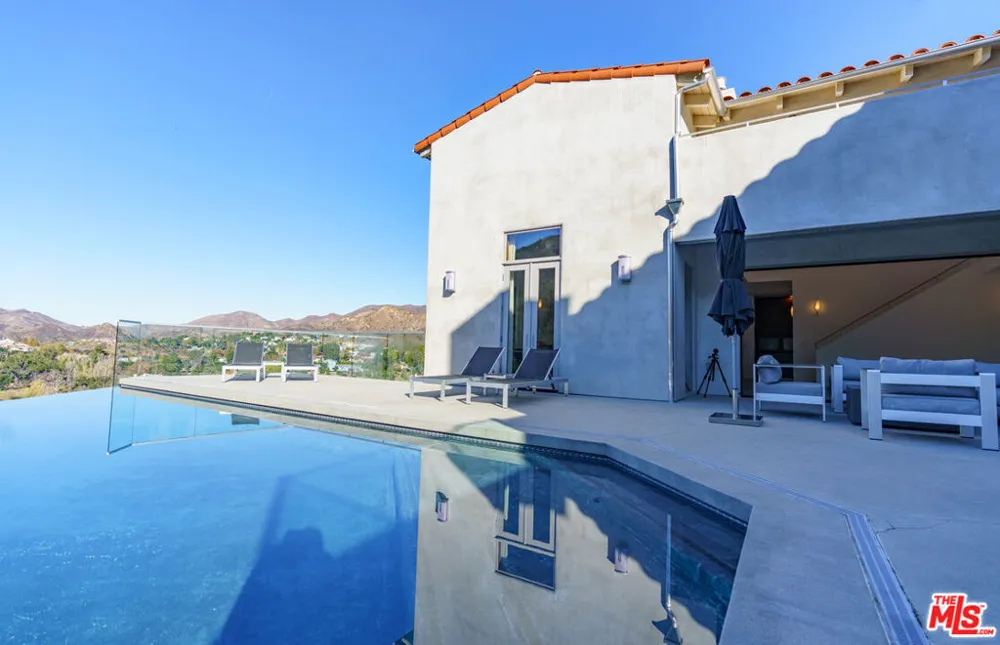 29282 CIRCLE DRIVE Agoura Hills, CA 91301