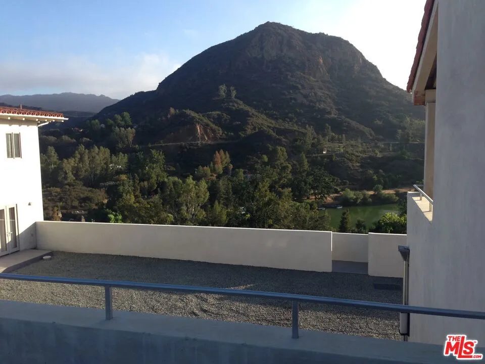 29282 CIRCLE DRIVE Agoura Hills, CA 91301