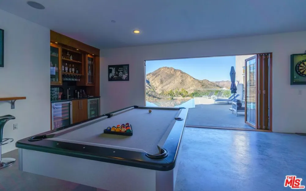 29282 CIRCLE DRIVE Agoura Hills, CA 91301