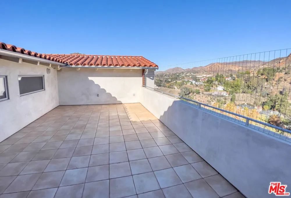 29282 CIRCLE DRIVE Agoura Hills, CA 91301