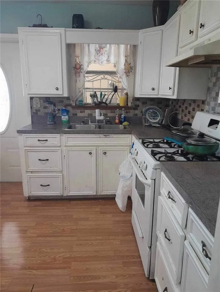 2542 Avenue F Ingleside, TX 78362