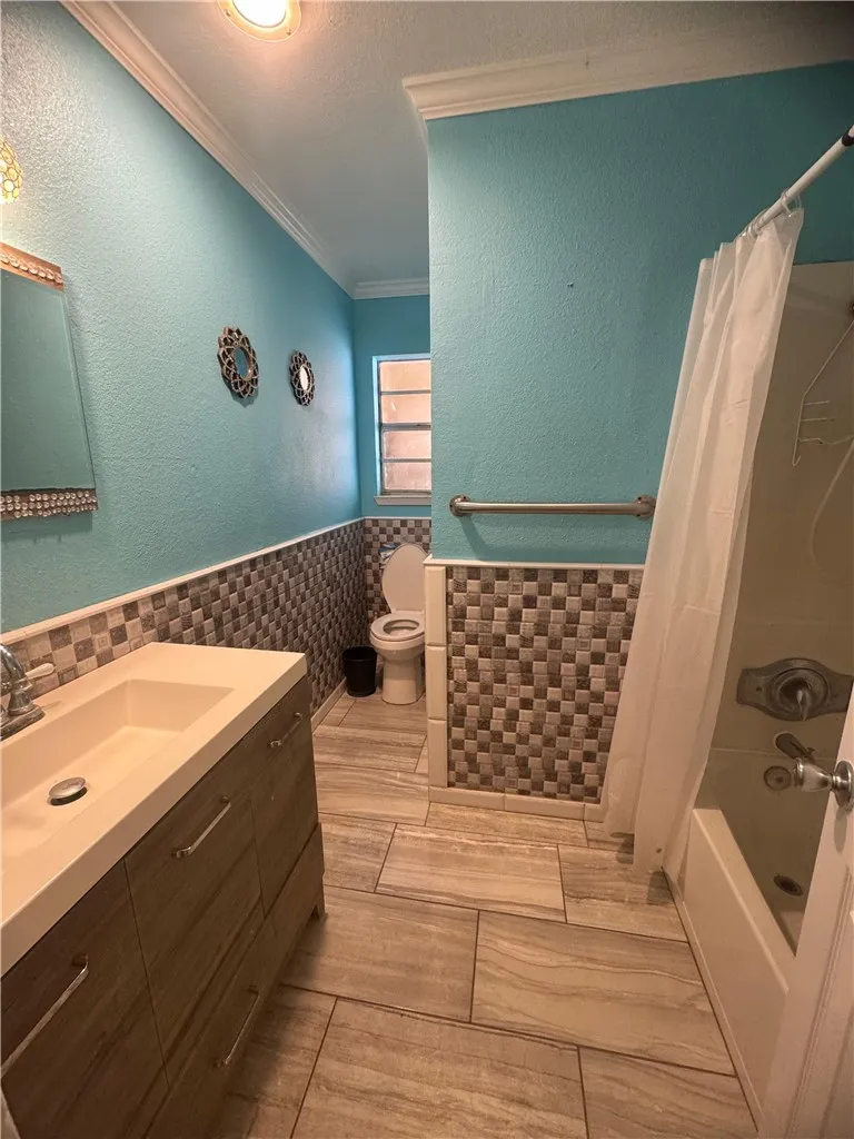 2542 Avenue F Ingleside, TX 78362
