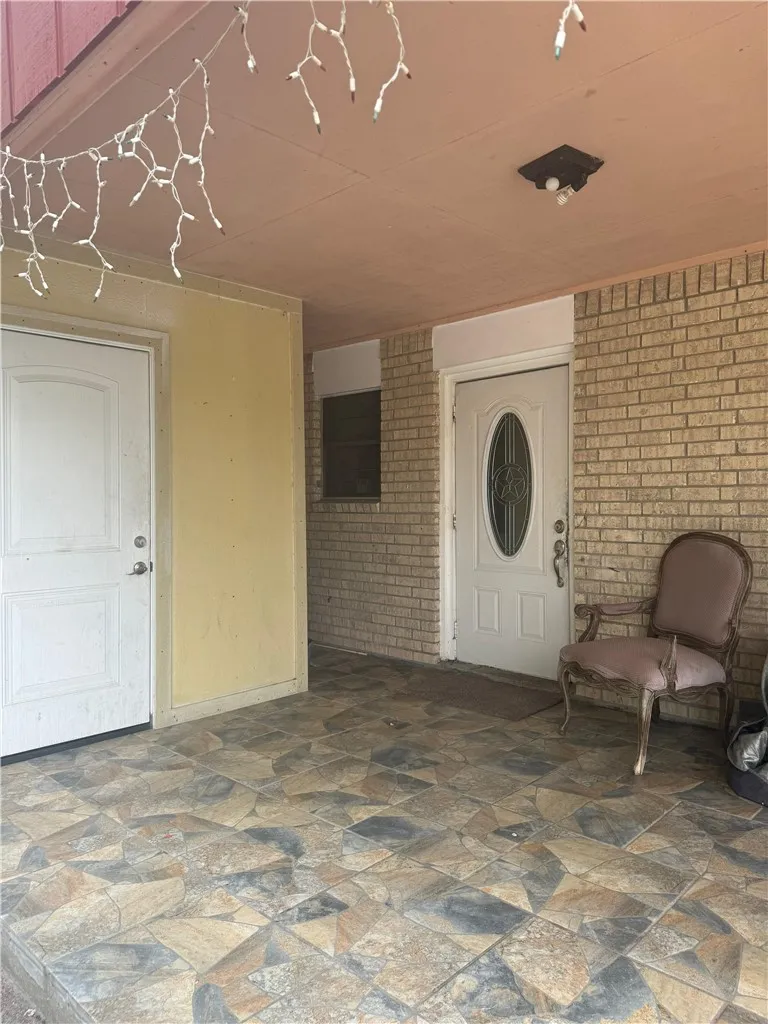 2542 Avenue F Ingleside, TX 78362