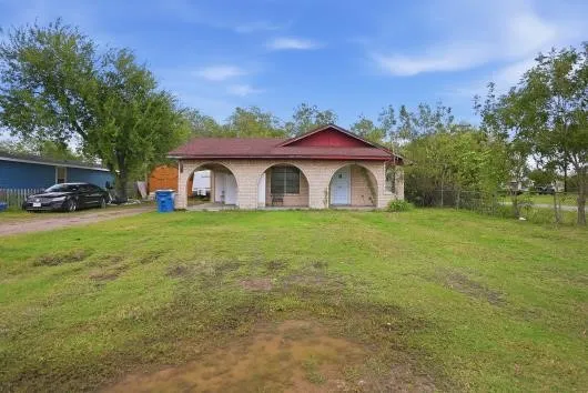 2542 Avenue F Ingleside, TX 78362