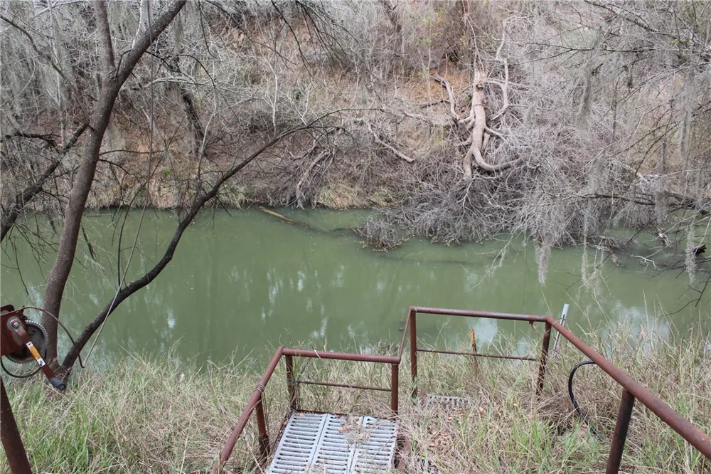 123 Choke Canyon Estates Three Rivers, TX 78071