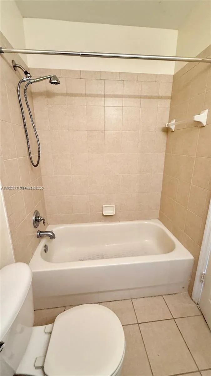 1918 Alamanda Way Riviera Beach, FL 33404