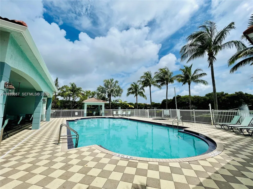1918 Alamanda Way Riviera Beach, FL 33404