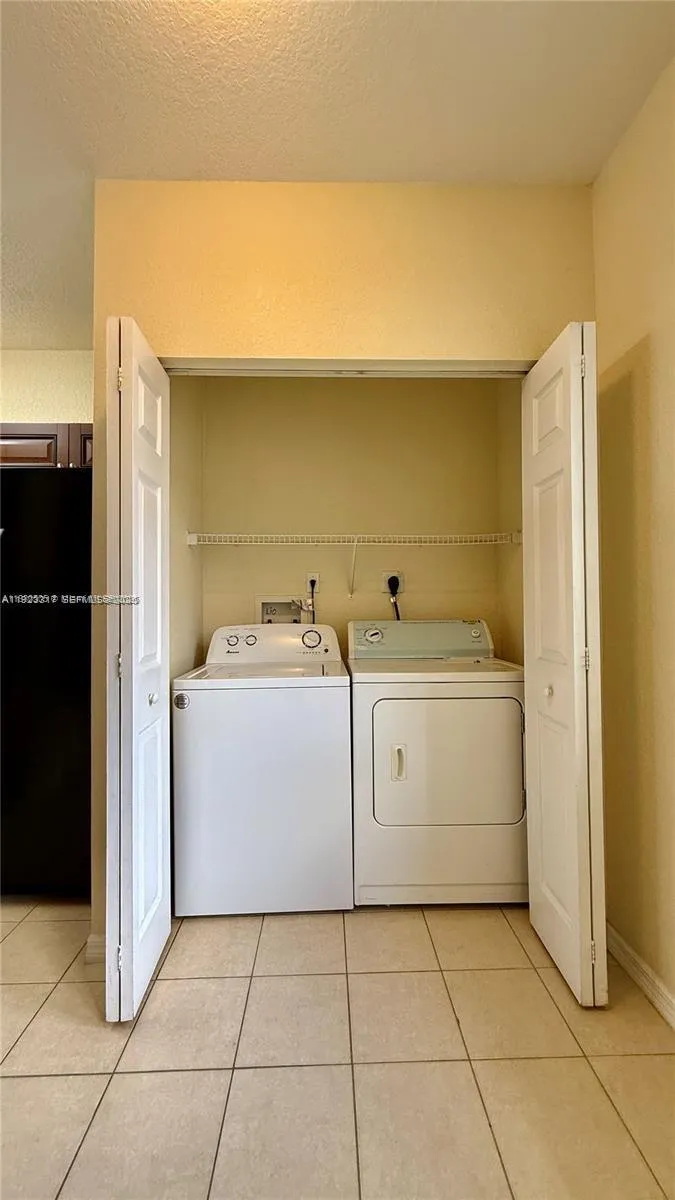 1918 Alamanda Way Riviera Beach, FL 33404