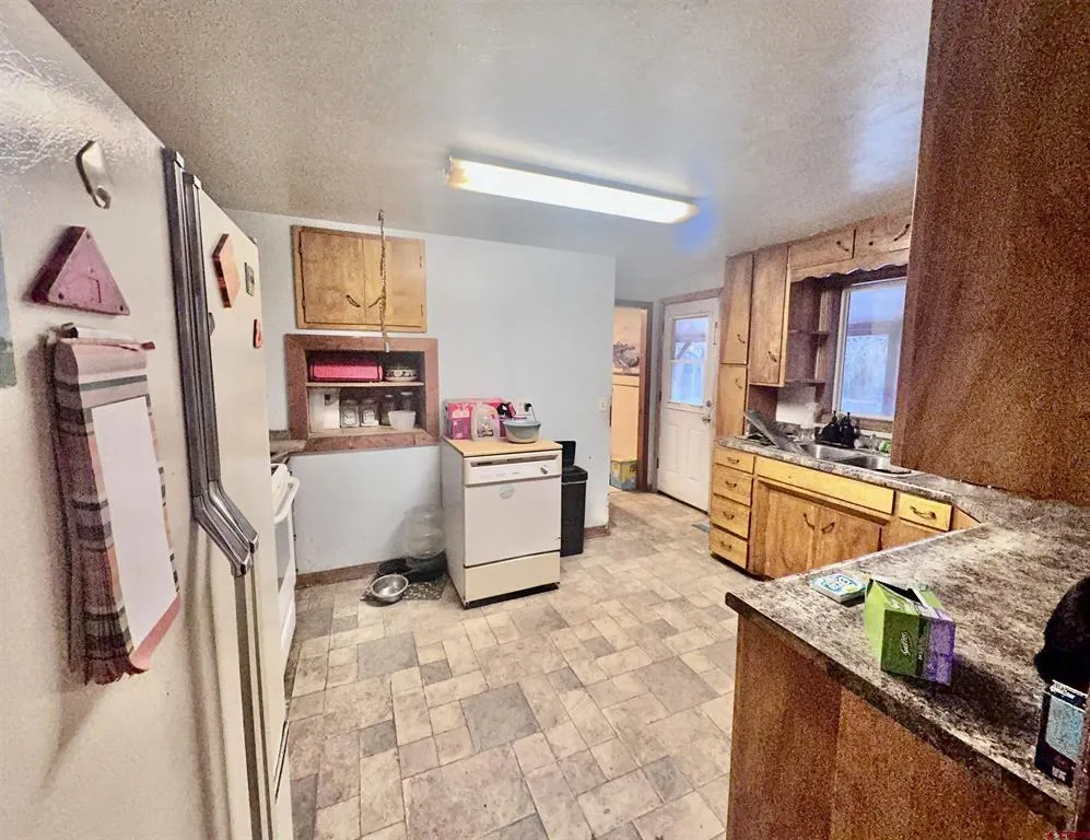 14211 Highway 65 Eckert, CO 81418