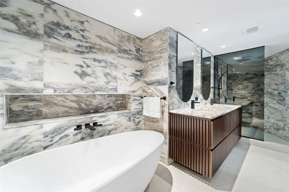 2127 Brickell Ave #3005 Miami, FL 33129
