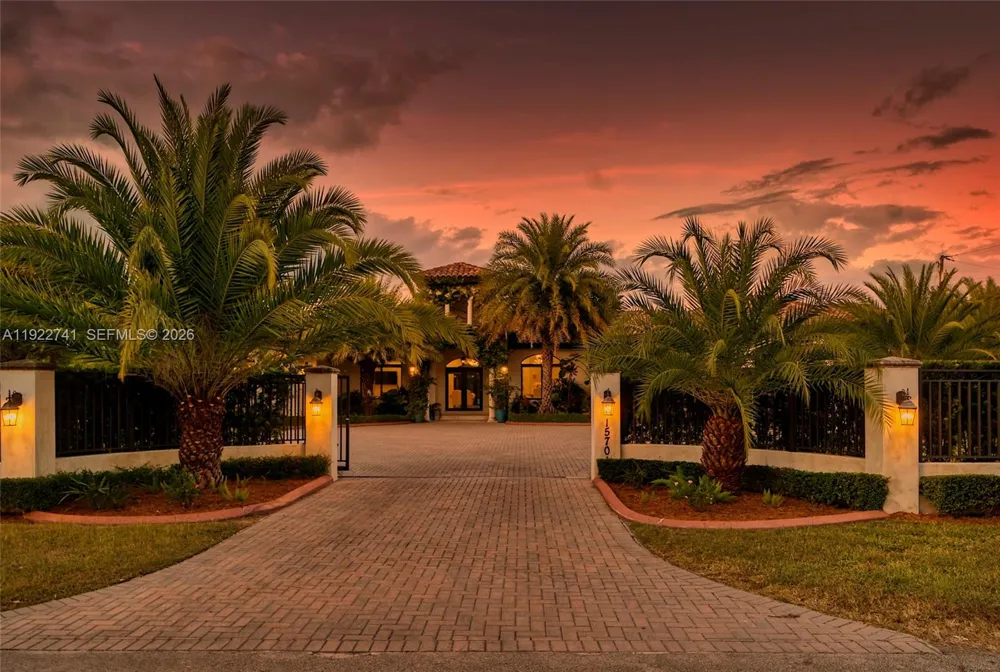 15701 SW 254th St Homestead, FL 33031