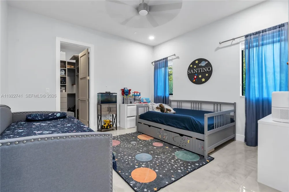 15701 SW 254th St Homestead, FL 33031