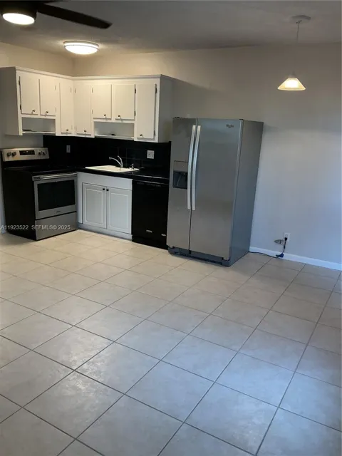 2716 NE 30th Pl #103C