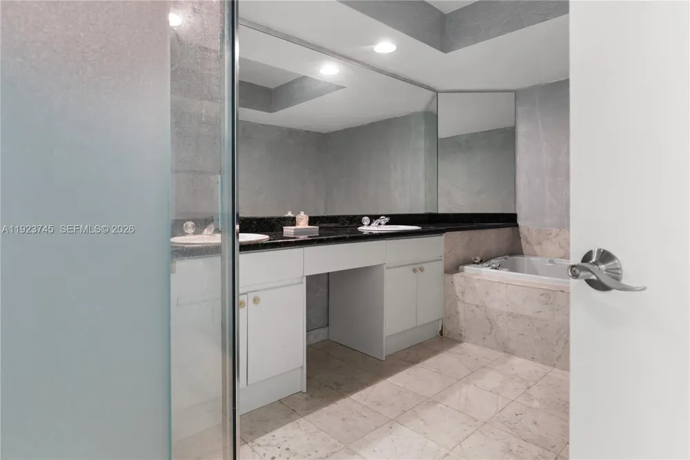 16400 Collins Ave #942 Sunny Isles Beach, FL 33160