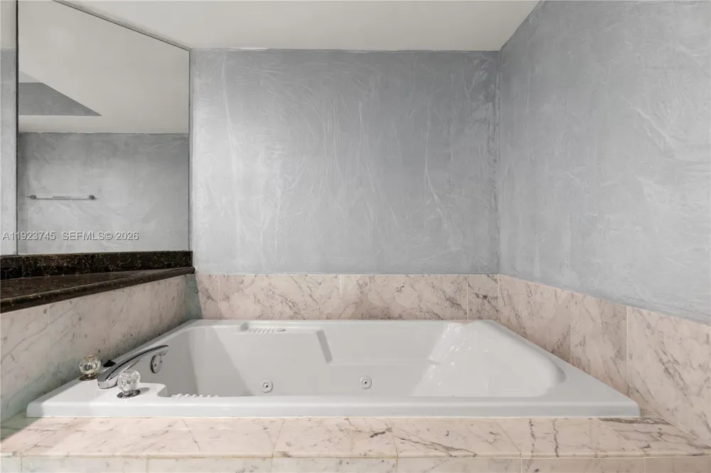 16400 Collins Ave #942 Sunny Isles Beach, FL 33160