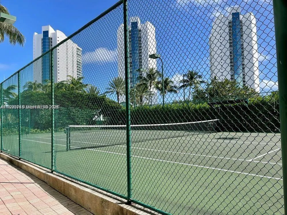 16400 Collins Ave #942 Sunny Isles Beach, FL 33160