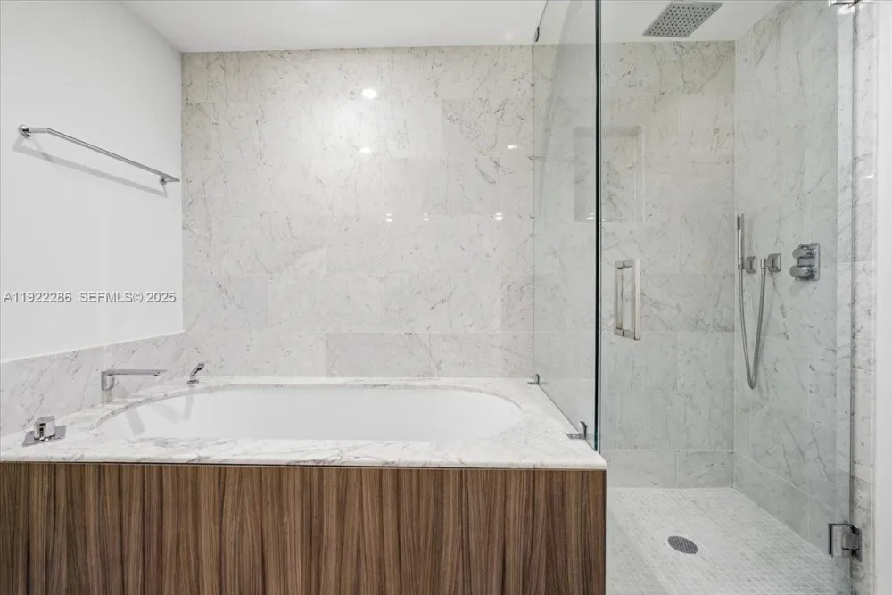 1000 Brickell Plz #3211 Miami, FL 33131