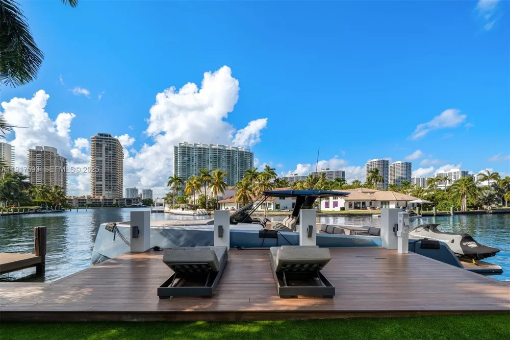 342 S Parkway Golden Beach, FL 33160