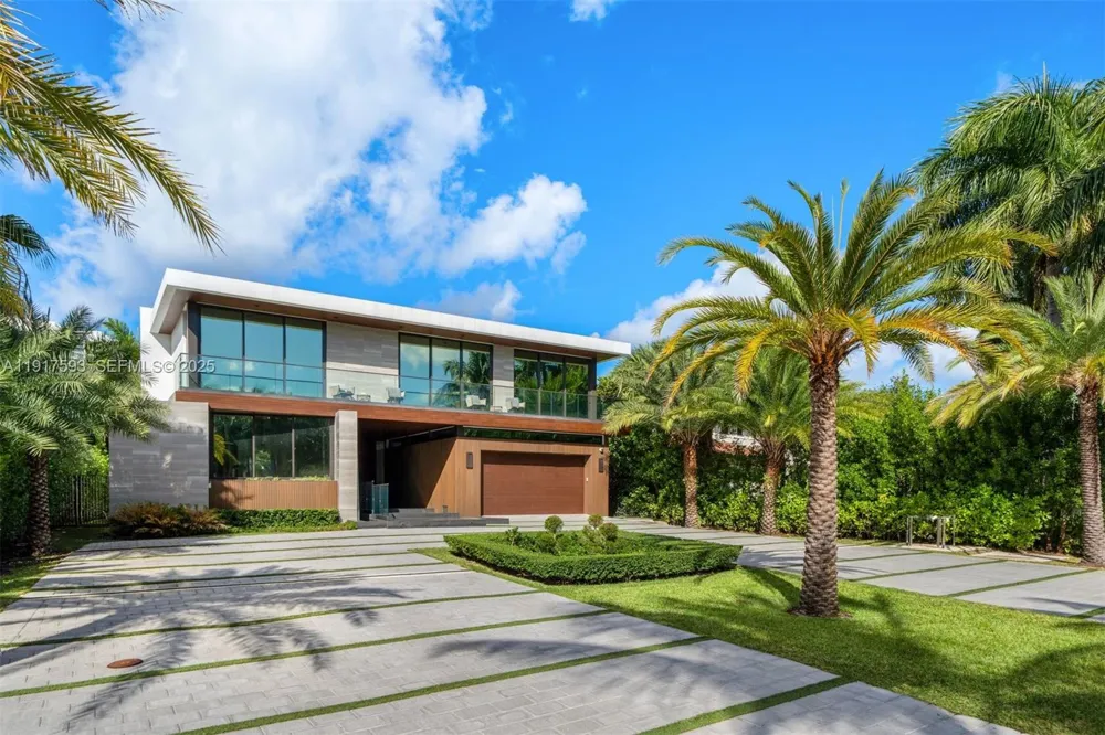 342 S Parkway Golden Beach, FL 33160