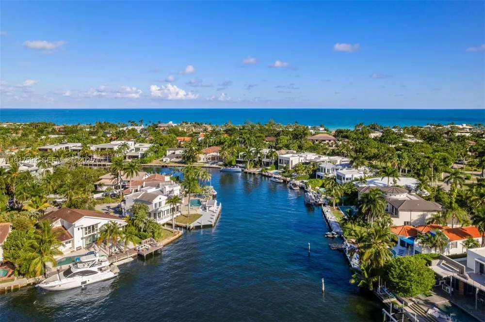 342 S Parkway Golden Beach, FL 33160