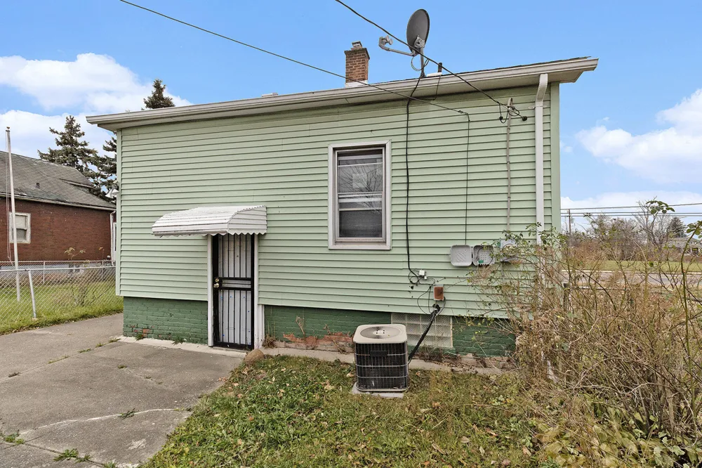 4618 Alter Road Detroit, MI 48215