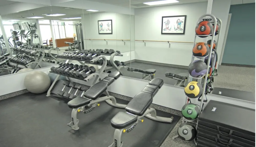 555 S Old Woodward Avenue #1305 Birmingham, MI 48009