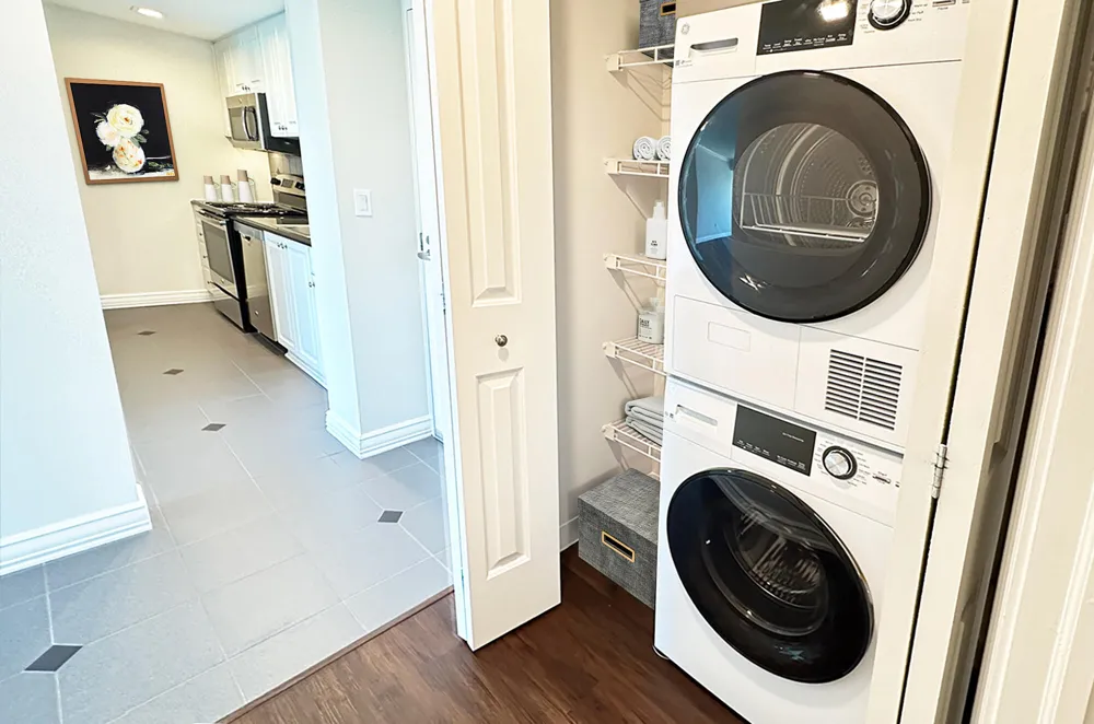555 S Old Woodward Avenue #1305 Birmingham, MI 48009