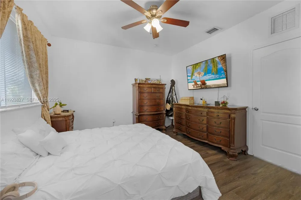 8525 SW 214th Ter Cutler Bay, FL 33189