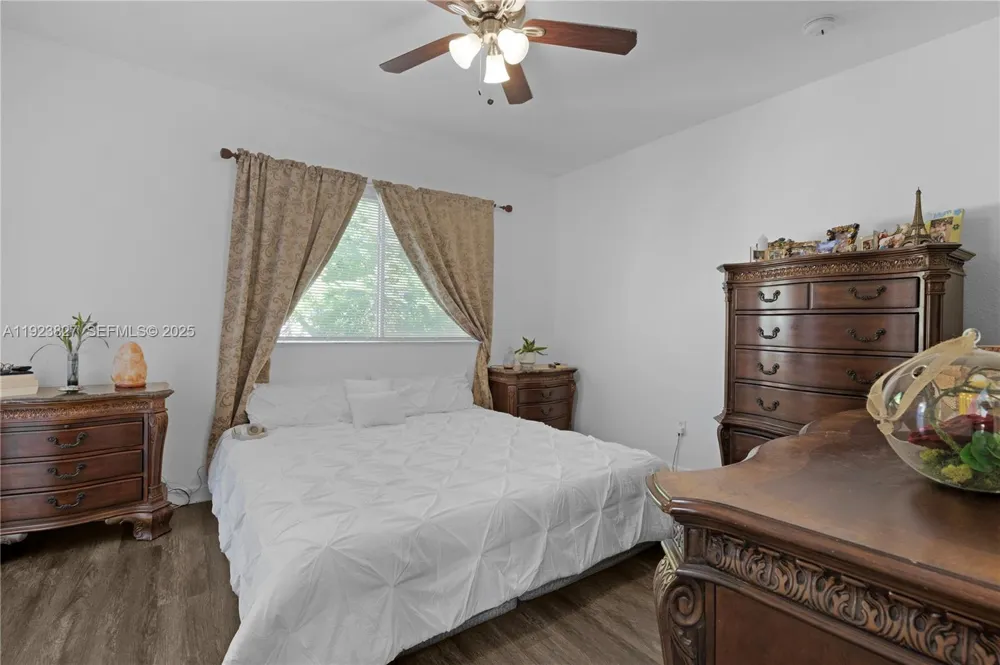8525 SW 214th Ter Cutler Bay, FL 33189