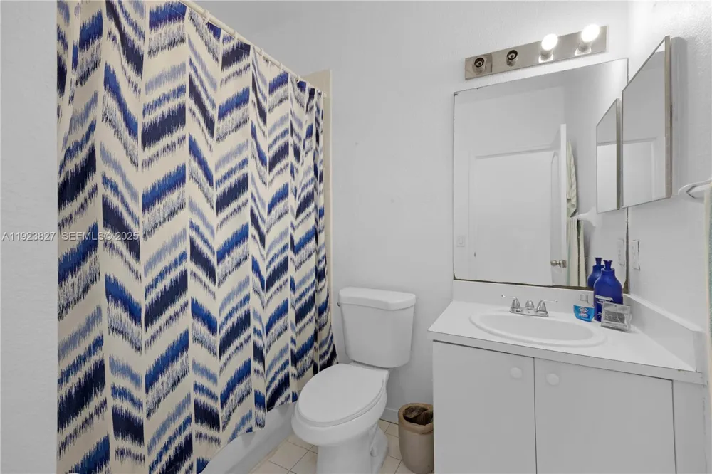 8525 SW 214th Ter Cutler Bay, FL 33189
