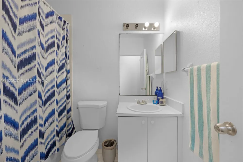 8525 SW 214th Ter Cutler Bay, FL 33189