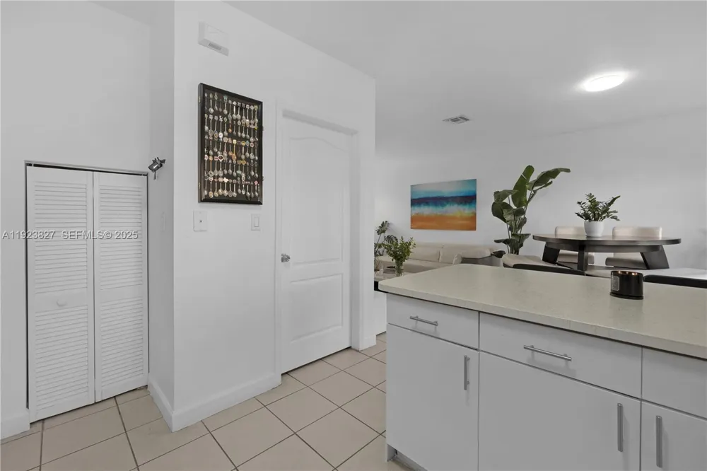 8525 SW 214th Ter Cutler Bay, FL 33189