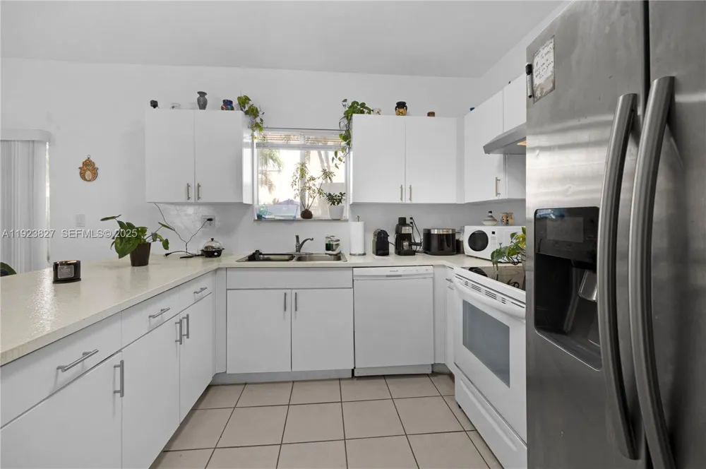 8525 SW 214th Ter Cutler Bay, FL 33189