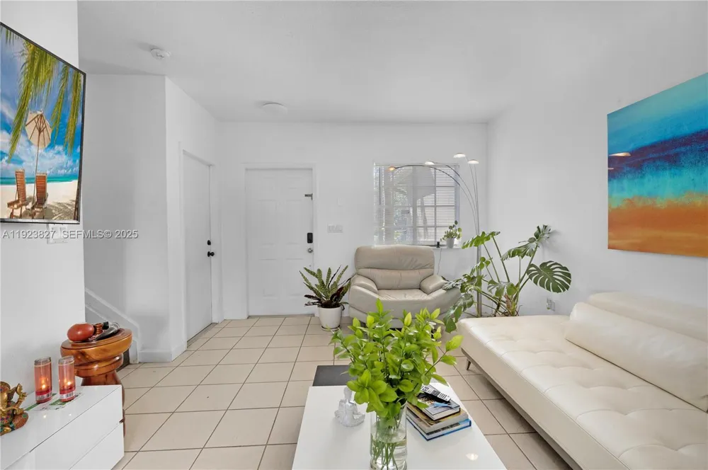 8525 SW 214th Ter Cutler Bay, FL 33189