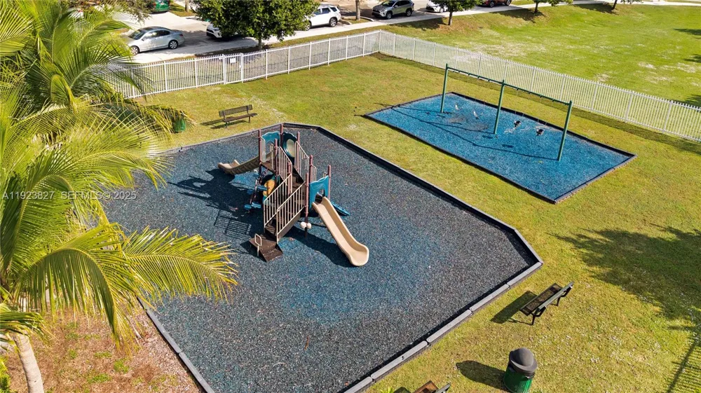 8525 SW 214th Ter Cutler Bay, FL 33189