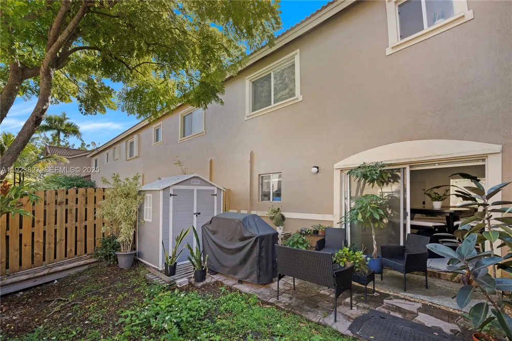 8525 SW 214th Ter Cutler Bay, FL 33189